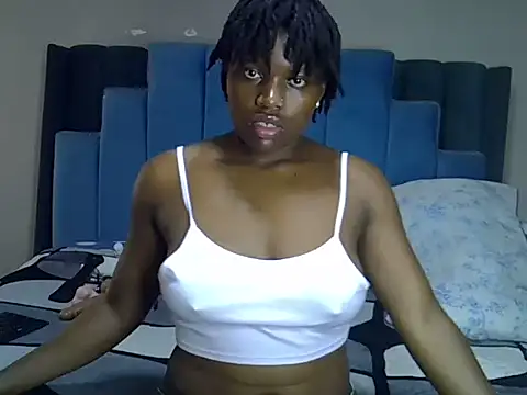 Snapshot of melanin_moon chatting on June 1, 2026, 11:21 am melanin moon online show from June 1, 2026, 11:21 am
