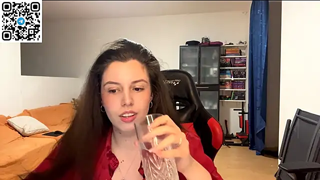 SweetFenomen67 online show from May 27, 2026, 7:43 pm