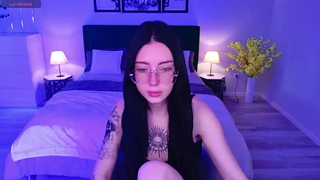 Snapshot of AlexisBliss chatting on July 4, 2026, 4:52 am AlexisBliss online show from July 4, 2026, 4:52 am