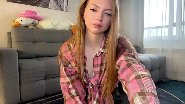 Snapshot of Auroralgnis chatting on May 23, 2026, 7:29 am Auroralgnis online show from May 23, 2026, 7:29 am