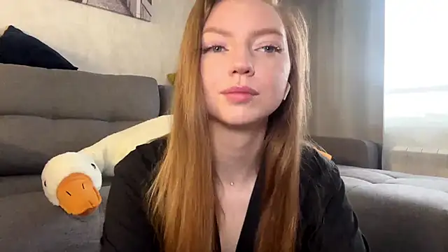 Snapshot of Auroralgnis chatting on May 29, 2026, 5:24 am Auroralgnis online show from May 29, 2026, 5:24 am