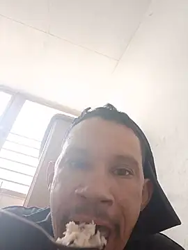 Snapshot of tubarao30 chatting on May 19, 2026, 10:33 am tubarao30 online show from May 19, 2026, 10:33 am