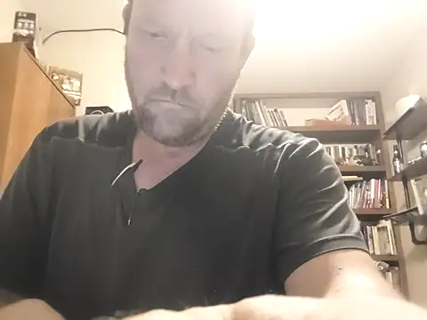 Snapshot of icebergXpress chatting on July 17, 2026, 6:21 am icebergXpress online show from July 17, 2026, 6:21 am