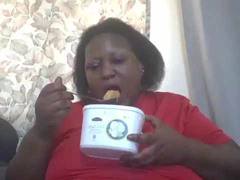 Snapshot of fat_ebonyqueen chatting on July 8, 2026, 6:25 am fat ebonyqueen online show from July 8, 2026, 6:25 am