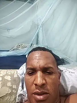 luis391986 online show from May 27, 2026, 2:52 am