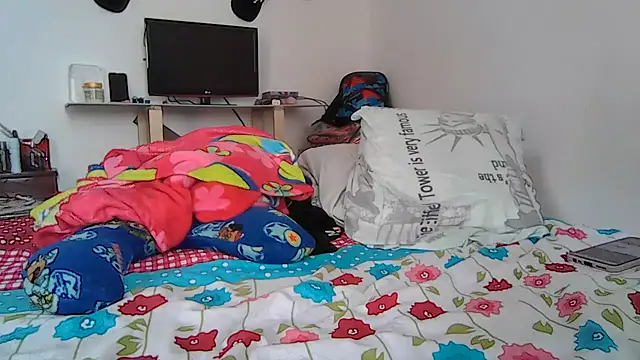 Snapshot of Layla-Astrum chatting on July 8, 2026, 1:34 pm Layla-Astrum online show from July 8, 2026, 1:34 pm