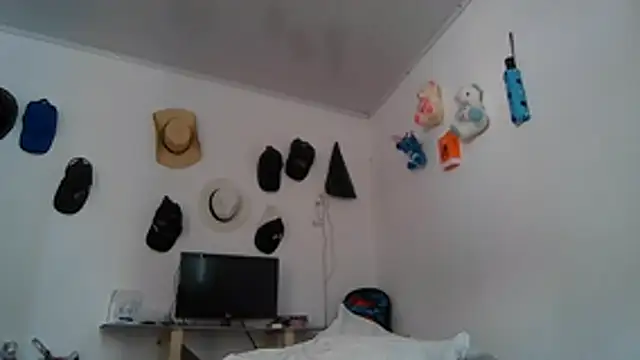Snapshot of Layla-Astrum chatting on July 15, 2026, 6:26 pm Layla-Astrum online show from July 15, 2026, 6:26 pm