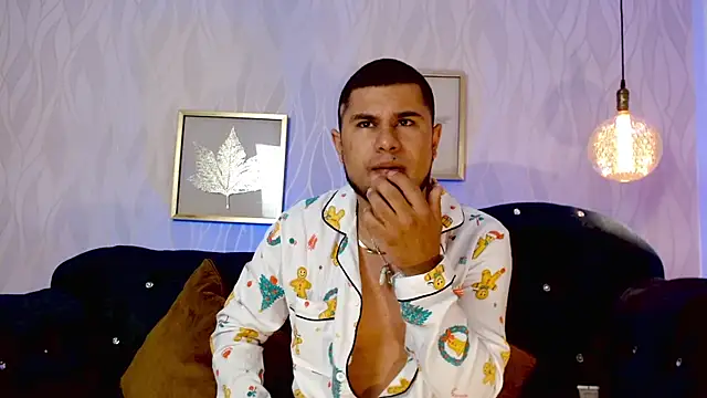 dominikvega online show from June 25, 2026, 6:35 pm