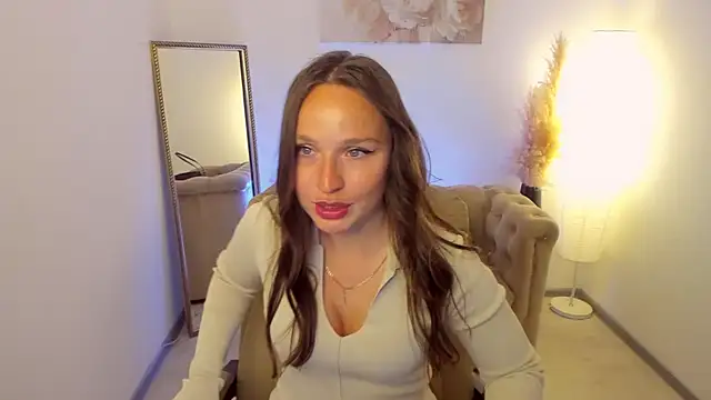 Snapshot of MaryLewise chatting on July 8, 2026, 3:24 pm MaryLewise online show from July 8, 2026, 3:24 pm