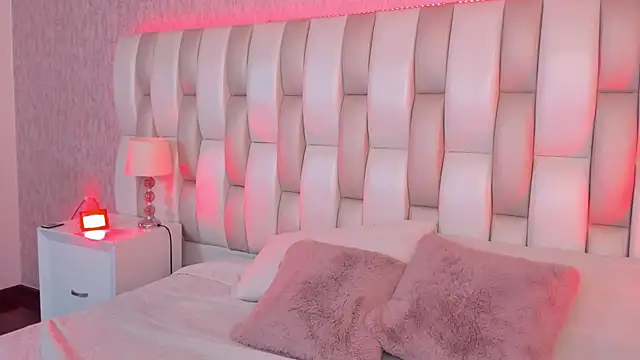Snapshot of alice_lodge_ chatting on June 20, 2026, 3:33 am alice lodge online show from June 20, 2026, 3:33 am