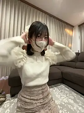 Snapshot of mayumichan13_v chatting on May 24, 2026, 8:42 pm mayumichan13 v online show from May 24, 2026, 8:42 pm