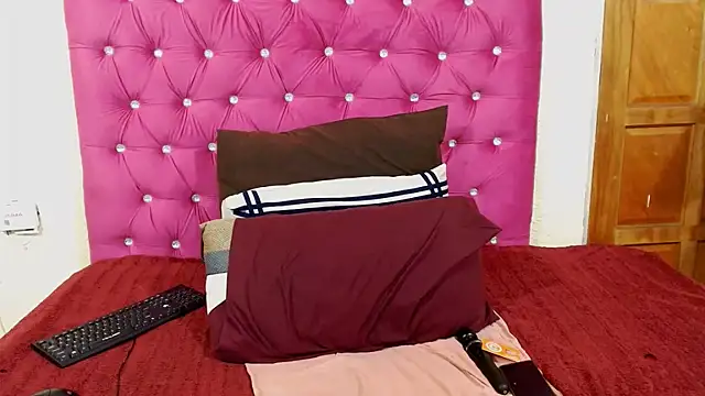 Snapshot of WILD_KITTYxXx chatting on July 5, 2026, 4:06 am WILD KITTYxXx online show from July 5, 2026, 4:06 am
