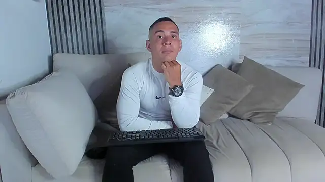 Snapshot of dylan_viper chatting on May 23, 2026, 3:05 am dylan viper online show from May 23, 2026, 3:05 am