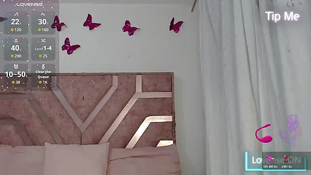 Snapshot of Angel-Hott_ chatting on June 14, 2026, 3:30 am Angel-Hott online show from June 14, 2026, 3:30 am
