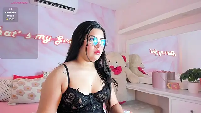 Snapshot of Isabella_Rios_ chatting on May 25, 2026, 11:42 am Isabella Rios online show from May 25, 2026, 11:42 am