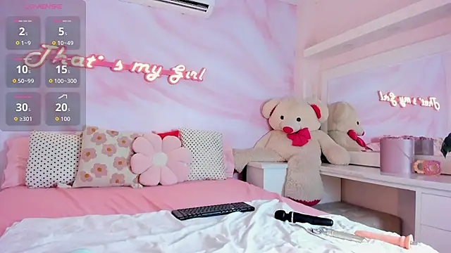 Snapshot of Isabella_Rios_ chatting on May 24, 2026, 11:32 am Isabella Rios online show from May 24, 2026, 11:32 am