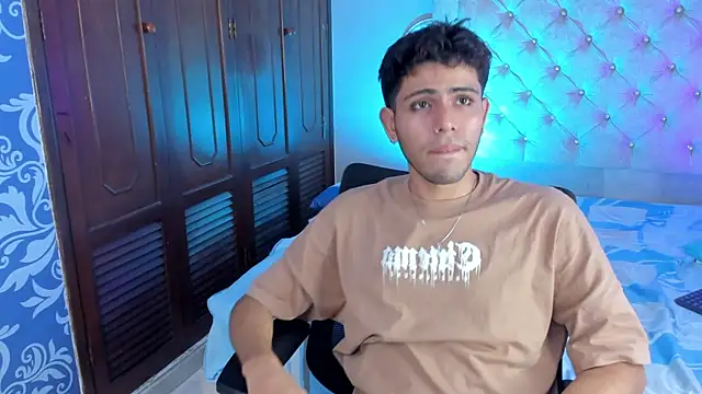 hunterwest06 online show from May 21, 2026, 3:20 pm