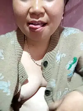 Snapshot of Lyvanmay- chatting on May 30, 2026, 1:06 pm Lyvanmay- online show from May 30, 2026, 1:06 pm