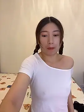 qiuqiu 018 online show from May 29, 2026, 1:06 pm