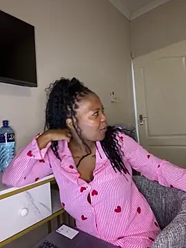 Snapshot of nothileenhle chatting on May 29, 2026, 6:47 pm nothileenhle online show from May 29, 2026, 6:47 pm