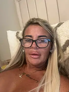 Snapshot of hotmilf66 chatting on June 1, 2026, 6:51 pm hotmilf66 online show from June 1, 2026, 6:51 pm
