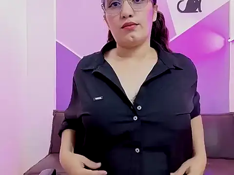 Snapshot of LizCatalina chatting on May 26, 2026, 3:54 pm LizCatalina online show from May 26, 2026, 3:54 pm