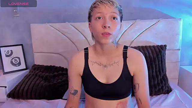 vane grey online show from May 25, 2026, 8:40 pm