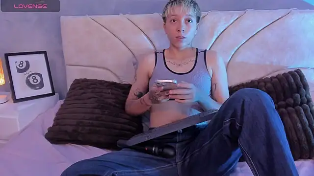 vane grey online show from May 26, 2026, 8:18 pm
