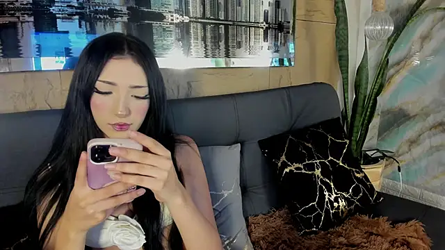 liiilyrose online show from June 5, 2026, 3:40 pm