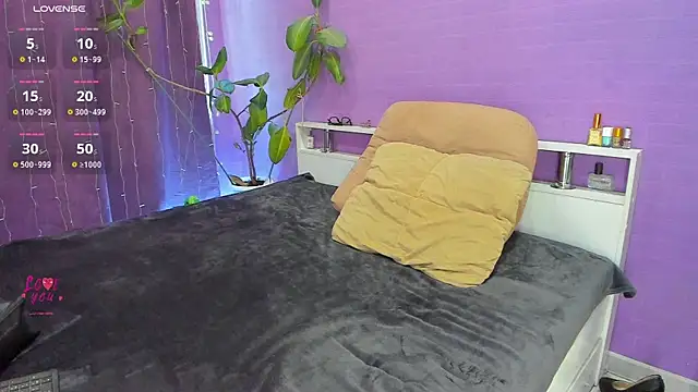 NicolePepper online show from June 28, 2026, 12:55 pm