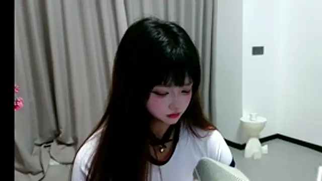 Snapshot of yan-0705 chatting on June 1, 2026, 11:32 am yan-0705 online show from June 1, 2026, 11:32 am