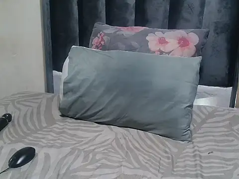 Snapshot of SexxyBoobsx chatting on June 1, 2026, 6:57 am SexxyBoobsx online show from June 1, 2026, 6:57 am