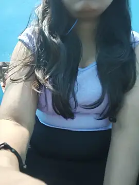 Raginilove online show from June 1, 2026, 4:28 pm