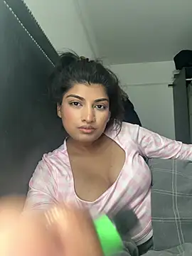 naughtywhisper784 online show from July 12, 2026, 12:44 am