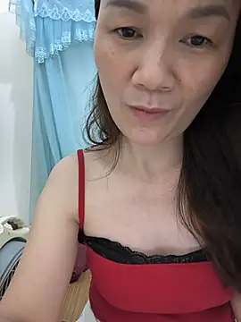 Snapshot of Lye_lovely chatting on July 4, 2026, 1:12 am Lye lovely online show from July 4, 2026, 1:12 am