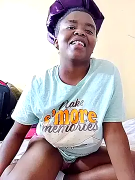 Snapshot of prettydomina chatting on July 29, 2026, 11:42 am prettydomina online show from July 29, 2026, 11:42 am