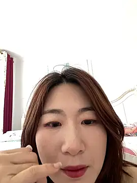 Snapshot of U-mi chatting on May 28, 2026, 12:29 am U-mi online show from May 28, 2026, 12:29 am