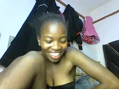 aliana082169 online show from May 22, 2026, 6:55 am