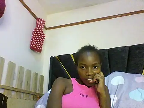 aliana082169 online show from June 1, 2026, 7:13 pm