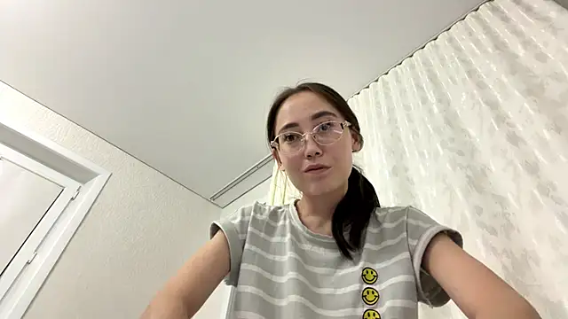 VickieTrudo online show from July 1, 2026, 9:15 pm