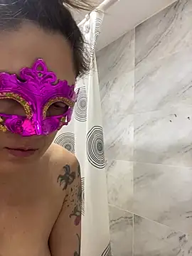 lulupiecitosamor online show from July 9, 2026, 1:32 pm