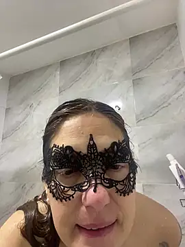 lulupiecitosamor online show from July 15, 2026, 1:29 pm