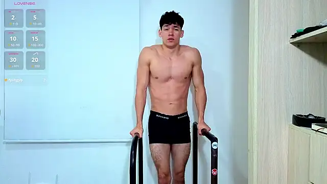 Luke Muscle online show from July 17, 2026, 1:58 am