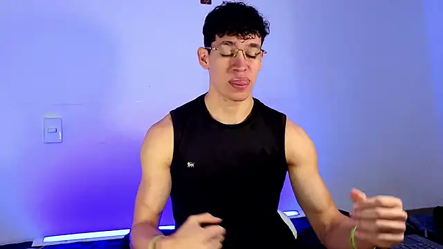 Luke Muscle online show from May 30, 2026, 12:44 pm