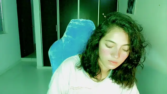 Snapshot of Dolce_more chatting on June 4, 2026, 1:05 pm Dolce more online show from June 4, 2026, 1:05 pm