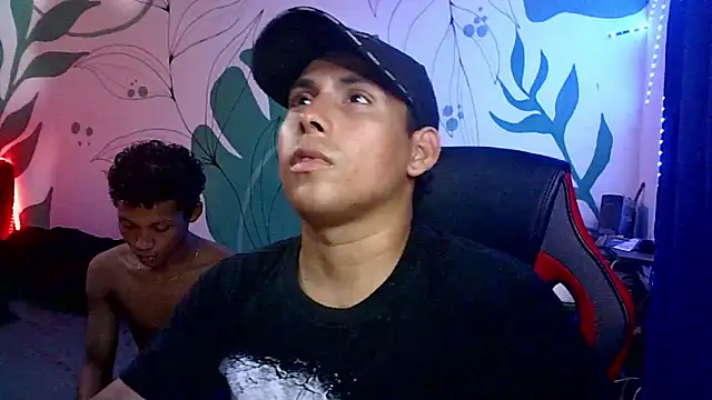 Latinos2411 online show from June 3, 2026, 2:56 am