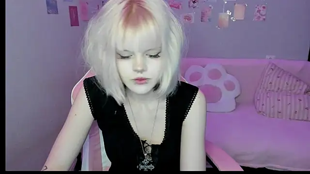 Snapshot of VelvetAlice chatting on July 15, 2026, 8:38 pm VelvetAlice online show from July 15, 2026, 8:38 pm