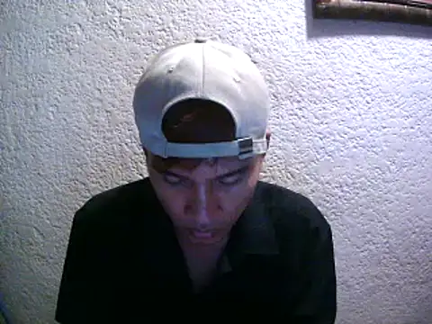 Snapshot of GeeXraven chatting on July 5, 2026, 6:04 pm GeeXraven online show from July 5, 2026, 6:04 pm