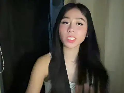 amberluiss online show from July 17, 2026, 12:24 pm