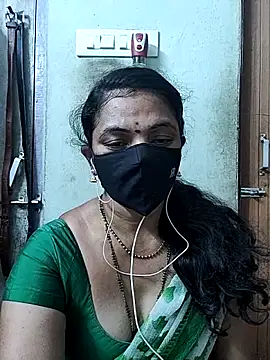 Snapshot of Leela_555 chatting on May 29, 2026, 1:44 am Leela 555 online show from May 29, 2026, 1:44 am